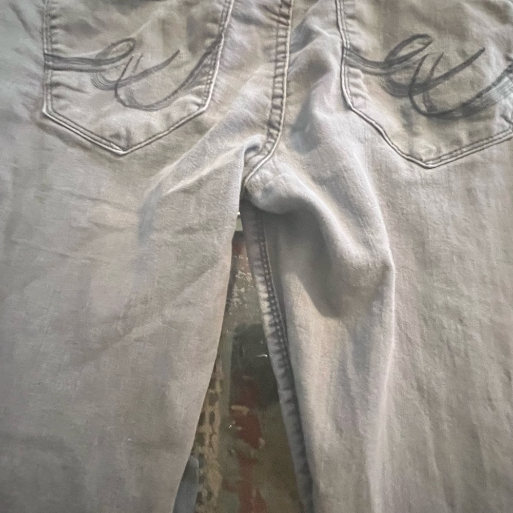 Gray denim, jeans, low rise!!